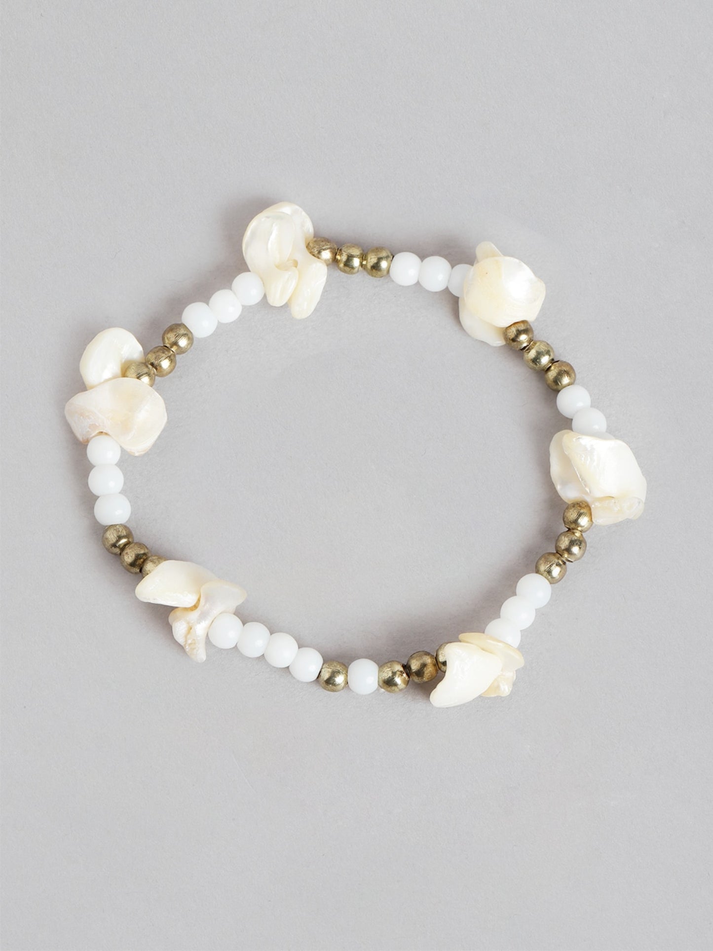 Blueberry Set of 5 White and Gold beaded bracelet