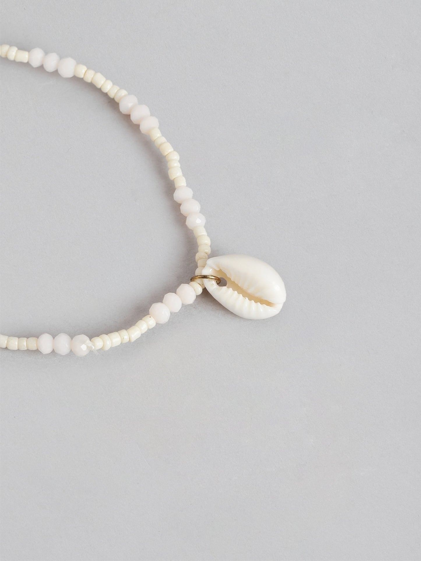 Blueberry Set of 5 White and Gold beaded bracelet