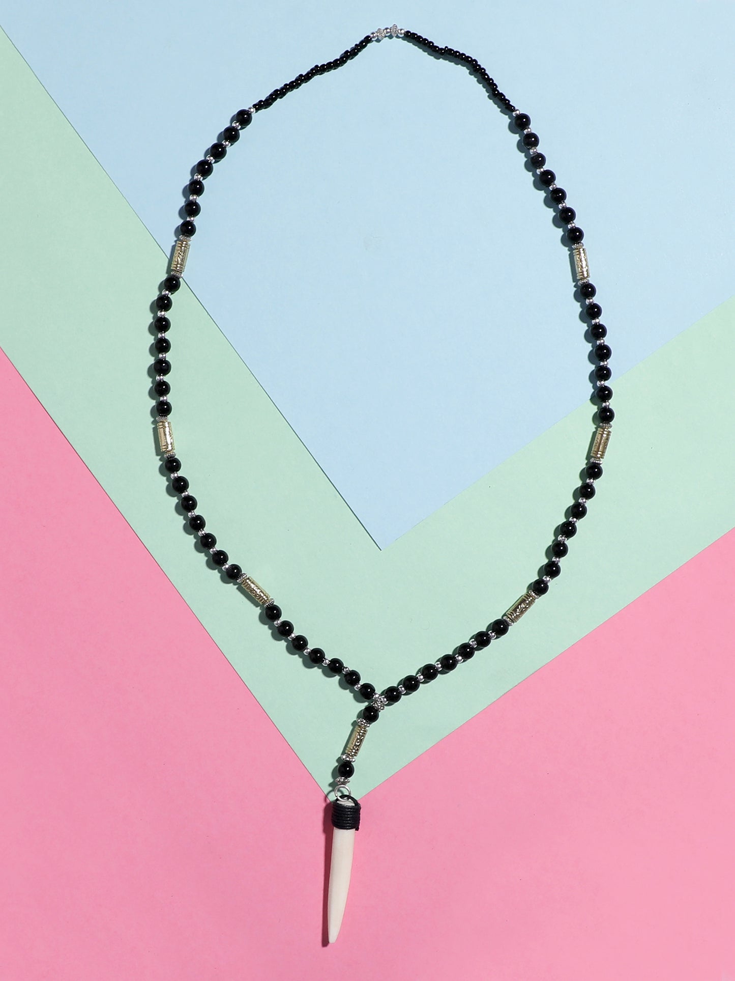 Lazy panda black beaded white teeth detailing necklace