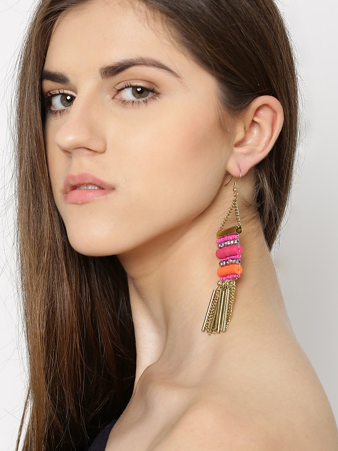 Gold toned chain & pipe drop earrings