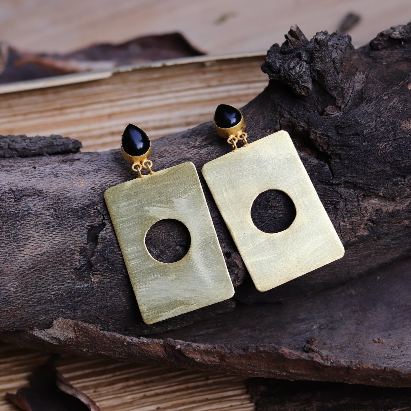 Blueberry gold plated agate stone detailing drop earring
