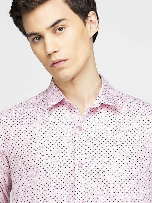Peach color black fly bird printed shirt