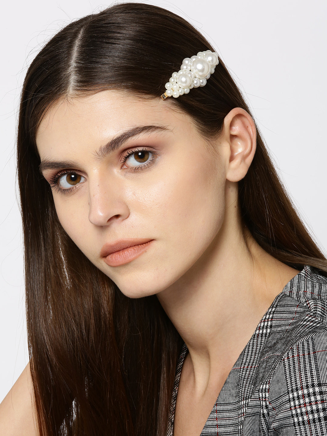 Blueberry offwhite pearl detailing hair pin