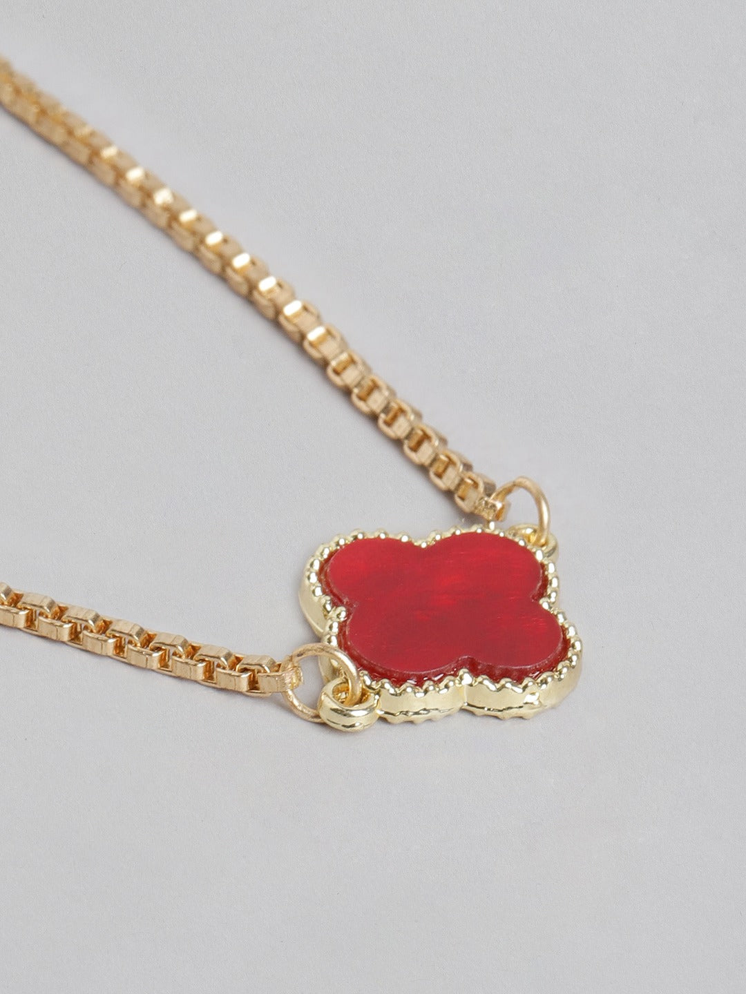 Blueberry gold plated chain layered pendant detailing necklace
